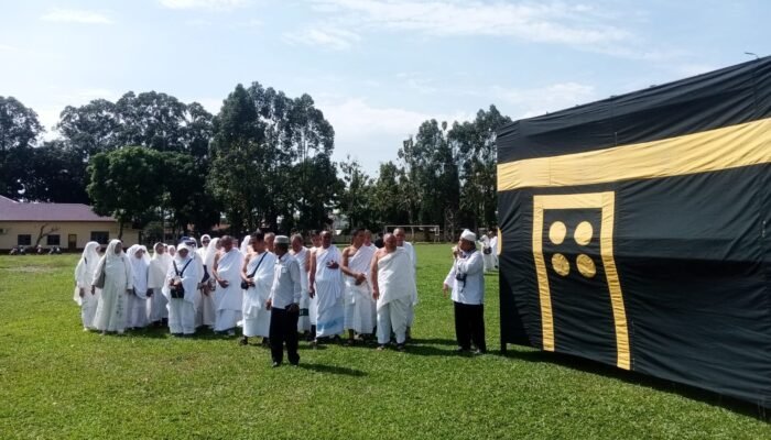 110 calon jemaah haji pematangsiantar jalani manasik di lapangan brimob