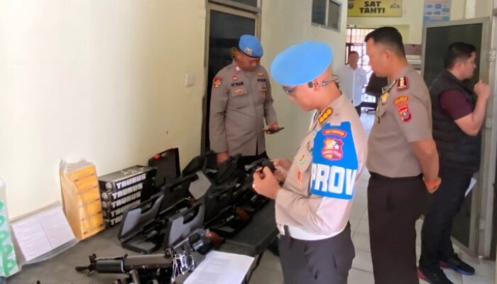 divpropam dan slog mabes polri periksa senjata api di polres pakpak bharat