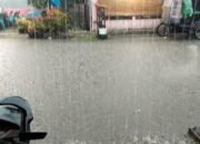 hujan deras rendam pusat kota tarutung, drainase jadi sorotan