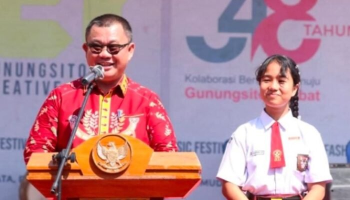 ratusan lansia gunungsitoli diwisuda