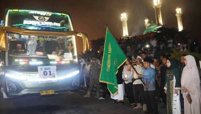 130 calon haji tapsel diberangkatkan dari masjid agung sipirok