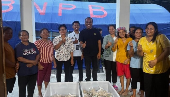 pascabencana, bisukma group dan sppg salurkan makanan ke warga simangumban