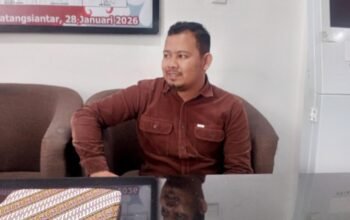 selain alwi dan ari, jaksa juga telah memanggil dan memeriksa mantan kepala perumahan dan kawasan pemukiman, risfani sidauruk, mantan kepala bpbd, bulan agustina sihombing dan lainnya. informasi itu sebagaimana disampaikan kasubsi ii intel kejari pematangsiantar, lamhot siburian sh, saat ditemui di kantornya, kamis (2/4/2026). lebih lanjut lamhot mengatakan, saat ini kejari pematangsiantar akan memanggil dan memeriksa penilai harga pembelian eks rumah singgah. dalam hal ini, jaksa akan memanggil dan memeriksa pihak dari kantor jasa penilai publik (kjpp) daz dan rekan. "surat pemanggilan sudah dilayangkan," ujar lamhot siburian.