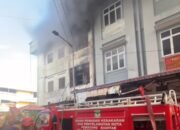 tujuh jam dilahap api, kebakaran grosir sepatu dan sandal padam menjelang siang