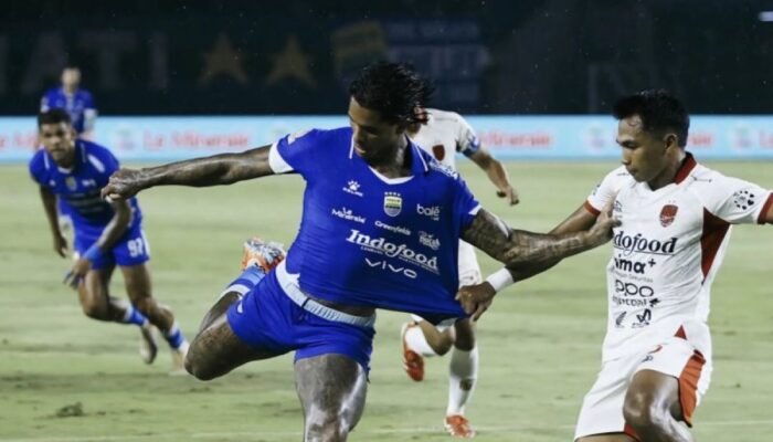 prediksi dewa united vs persib bandung: duel sengit di indomilk arena malam ini