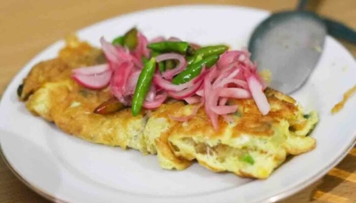 martabak telur aceh: cita rasa rempah yang khas dan cara membuatnya