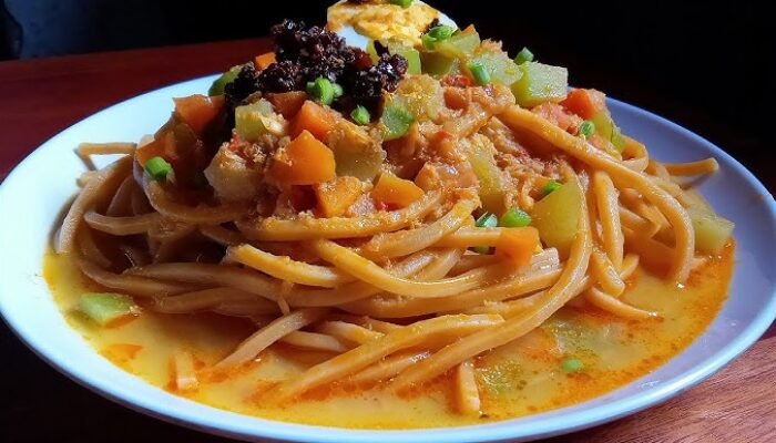 tujuh kuliner khas medan yang wajib dicoba, dari mie gomak hingga ucok durian