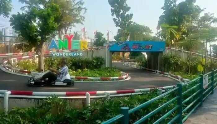 10 wisata seru di anyer untuk libur long weekend, dekat dari jakarta dan ramah keluarga