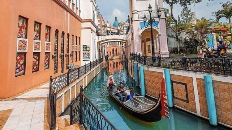 biaya wisata harian ke venesia 2026: aturan, reservasi & denda