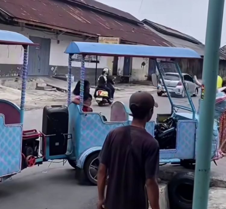 Odong-Odong Tabrak Mobil di Siantar, Warga Minta Segera Ditertibkan