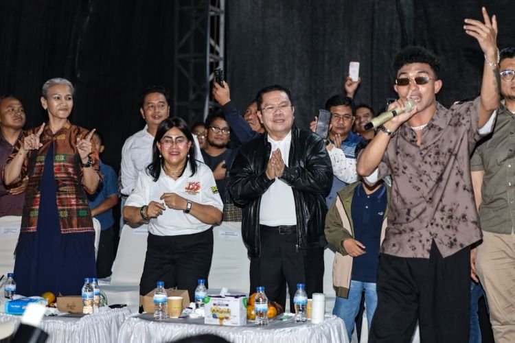 lautan massa! konser hut ke-155 pematangsiantar pecah, wali kota serukan kebersamaan
