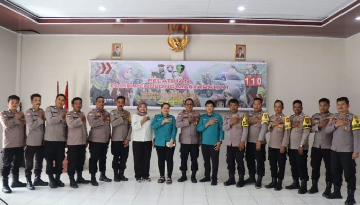 bhabinkamtibmas pakpak bharat dibekali pertolongan pertama untuk hadapi situasi darurat warga