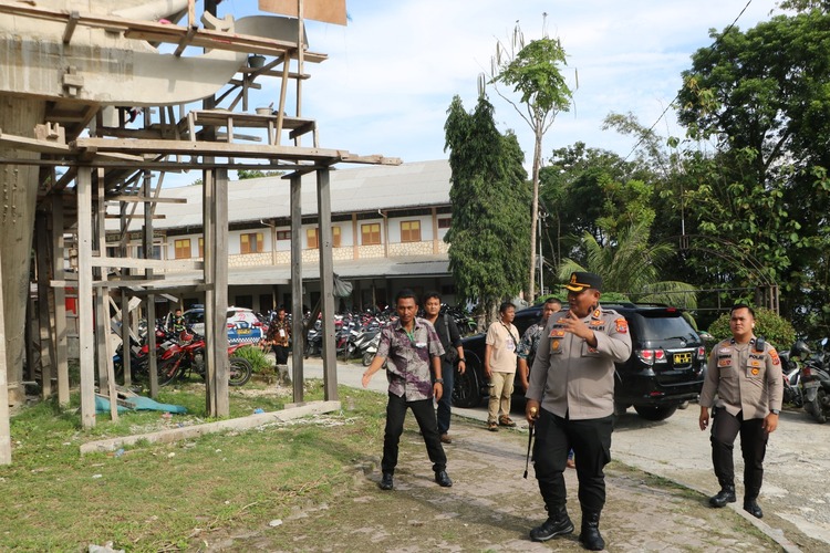 Ibadah Jumat Agung di Nias Selatan Berlangsung Khidmat, Polisi Turun Langsung Amankan Gereja