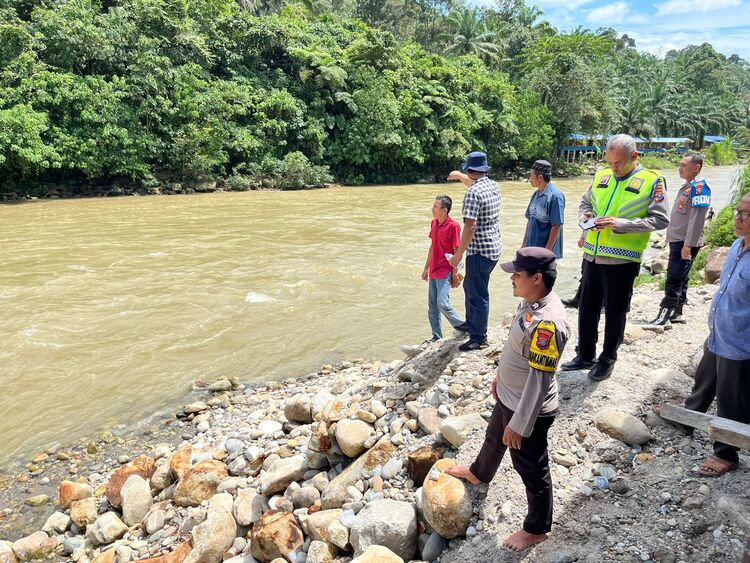 Mobil Terjun ke Sungai Lae Kombih, Pencarian Korban Terkendala Medan Ekstrem