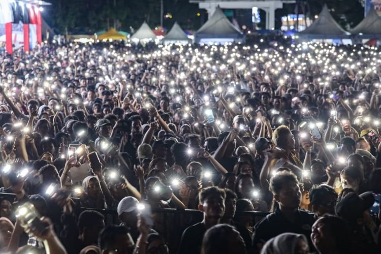 lautan massa! konser hut ke-155 pematangsiantar pecah, wali kota serukan kebersamaan
