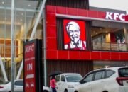 kinerja fast 2025: rugi turun, utang naik dan gerai kfc menyusut