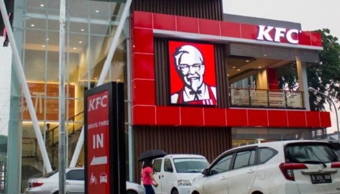 kinerja fast 2025: rugi turun, utang naik dan gerai kfc menyusut