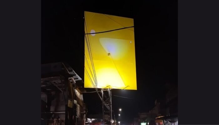 pajak dibayar, izin tak ada! satpol pp siantar bongkar reklame ilegal di jalan ade irma
