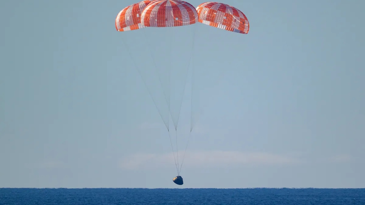 Astronaut Artemis II Kembali ke Bumi, Misi Berawak Keliling Bulan Berakhir Sukses