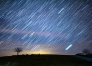 hujan meteor lyrids 2026 puncak 22 april, fenomena langit bisa dilihat tanpa alat khusus