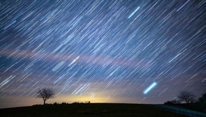 hujan meteor lyrids 2026 puncak 22 april, fenomena langit bisa dilihat tanpa alat khusus