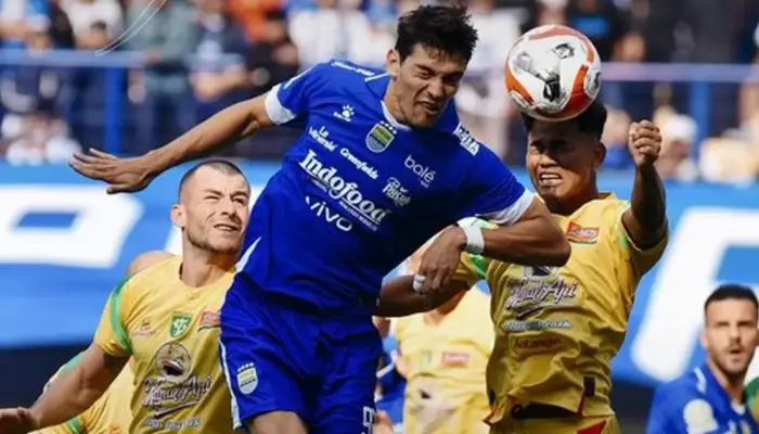 persib bandung vs arema: duel panas liga super di gbla, ini prediksi dan head to head lengkap