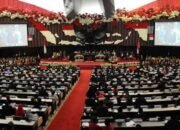 dpr soroti kebijakan wfh asn setiap jumat, dinilai berpotensi tidak efektif tekan bbm