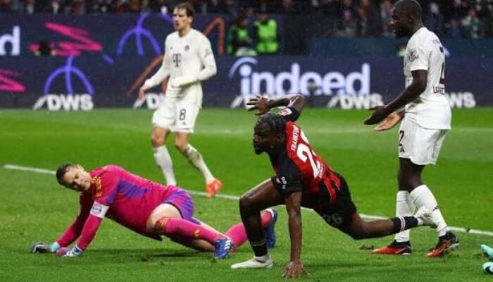 freiburg vs bayern münchen masih 0-0 di babak pertama, neuer jadi penyelamat