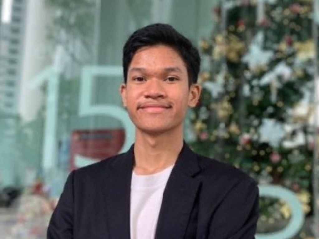 Albert Lukas Pithel Hasugian, Anak Sopir Angkot dari Medan yang Jadi Valedictorian ITB 2026