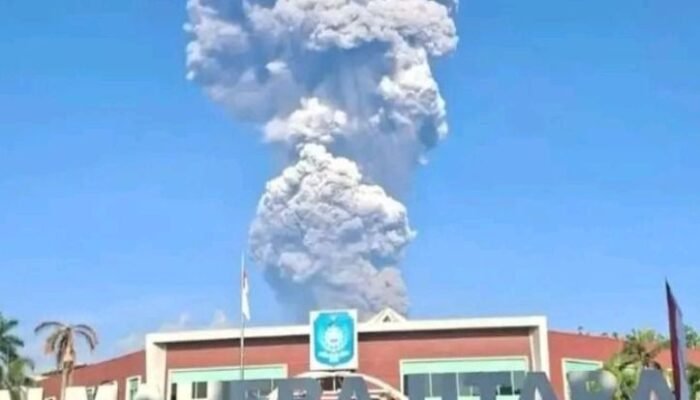 5 pendaki luka akibat erupsi gunung dukono, 2 wisatawan dikabarkan meninggal