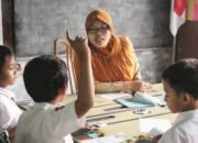 Ribuan guru honorer akhirnya bisa bernapas lega, pemerintah terbitkan aturan baru guru honorer
