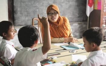 Ribuan guru honorer akhirnya bisa bernapas lega, pemerintah terbitkan aturan baru guru honorer