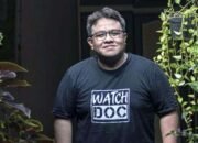 Profil dandhy laksono, sosok di balik film dokumenter pesta babi dandhy laksono.