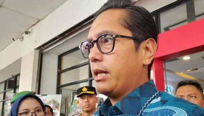 bobby nasution respons rico waas ke luar negeri tanpa izin, akan koordinasi dengan kemendagri