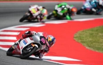 veda ega bikin bangga! dari posisi 13 ke 4, akhirnya finis 8 besar di mugello