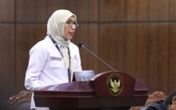 andriana krisnawati kepala biro hukum dan organisasi bpom selaku pihak terkait memberikan keterangan pada sidang lanjutan uji undang-undang nomor 65 tahun 2024 tentang paten, rabu (06/05/2026) di ruang sidang mk.