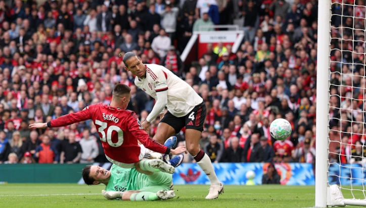 manchester united tekuk liverpool 3-2 dalam laga dramatis, tiket liga champions di tangan