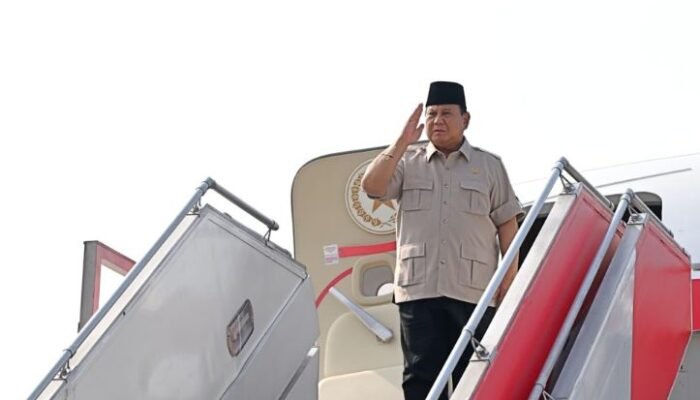 ditemani teddy dan bahlil, prabowo terbang ke filipina