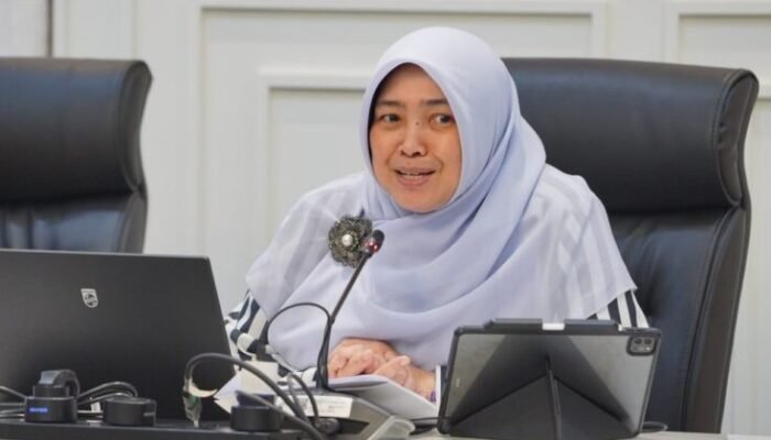 dpr ri dorong pengakuan guru sebagai profesi pada ruu sisdiknas