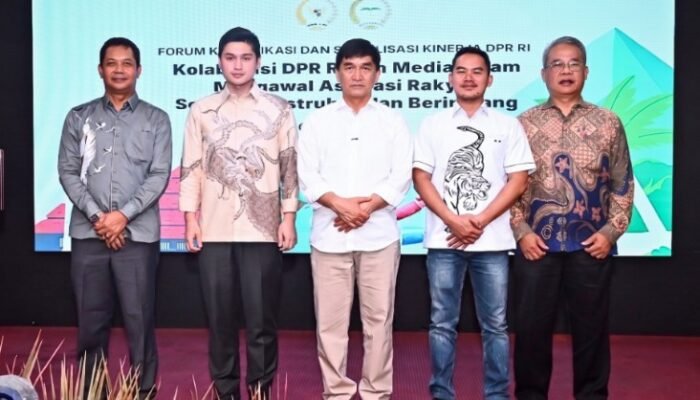 peran strategis wartawan parlemen dalam menjaga transparansi informasi