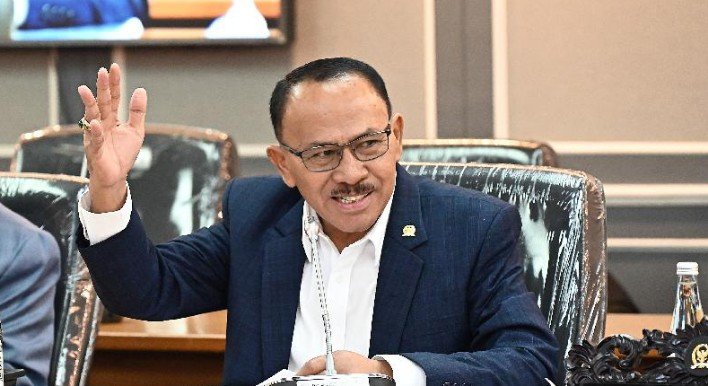 anggota komisi xiii dpr ri, maruli siahaan soroti dugaan kekerasan dalam proses penyidikan kasus pembunuhan satu keluarga di paoman, indramayu, yang kini menjadi perhatian publik.