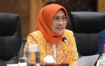 ketua komisi x dpr ri, hetifah sjaifudian, meminta pemerintah memastikan proses penataan guru non-asn dilakukan secara bertahap dan tetap mengutamakan keberlangsungan layanan pendidikan di sekolah negeri.
