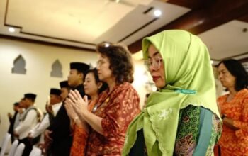 kementerian agama (kemenag) meluncurkan gerakan “peluk indonesia: beda iman saling menguatkan” di vihara buddha sakyamuni, denpasar, bali, sebagai upaya memperkuat kerukunan dan menjaga persatuan di tengah tantangan sosial dan arus informasi di media sosial.