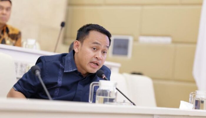 anggota komisi ii dpr ri desak hgu bermasalah dicabut