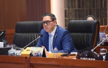 Dave laksono nilai roadmap ai nasional belum jawab tantangan kedaulatan digital wakil ketua komisi i dpr ri, dave laksono, menilai roadmap kecerdasan artifisial (artificial intelligence/ai) nasional yang disusun pemerintah masih bersifat normatif dan belum mampu menjawab tantangan kedaulatan digital indonesia di tengah pesatnya perkembangan teknologi global.