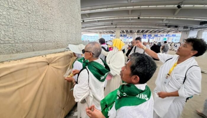 rieke diah pitaloka pantau jemaah haji indonesia lempar jumrah di mina