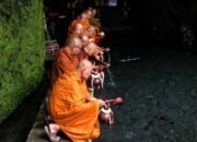 air berkah jumprit lengkapi rangkaian waisak 2570 be di borobudur