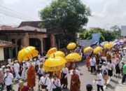 Ribuan umat dan wisatawan ikuti kirab api dharma dan air berkah waisak 2026 ribuan umat dan wisatawan ikuti kirab api dharma dan air berkah waisak 2026