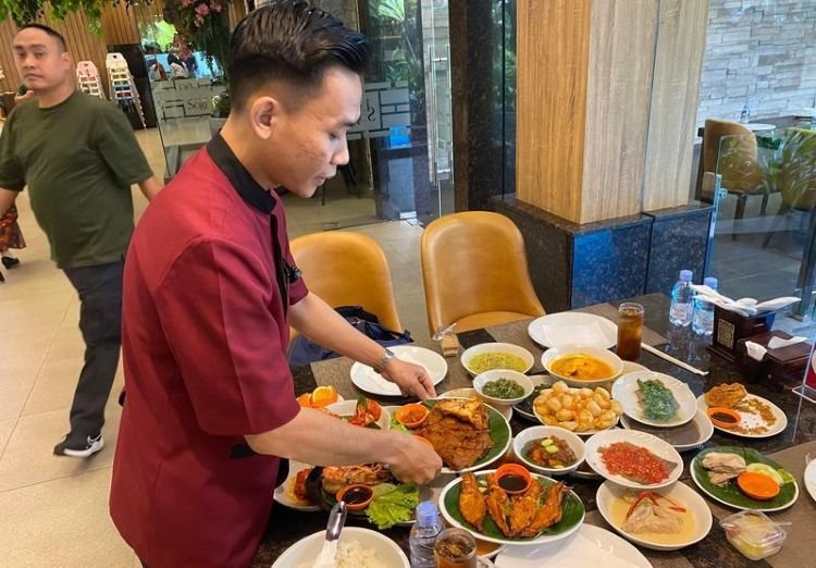 viral turis malaysia dituduh kabur tak bayar di rm pagi sore pik, ini klarifikasinya