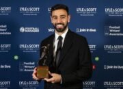Bruno fernandes sabet gelar pemain terbaik liga inggris versi wartawan bruno fernandes sabet gelar pemain terbaik liga inggris versi wartawan